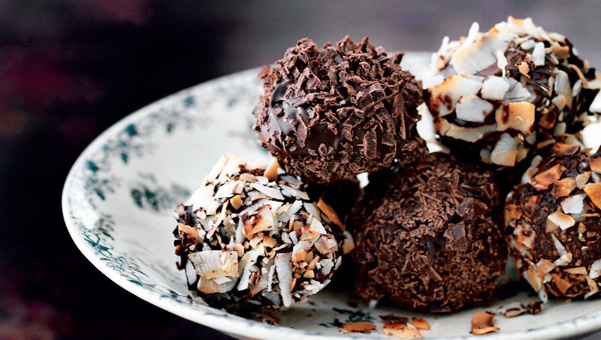 Lækre hjemmelavet romkugler med massere af smag og sjove toppings