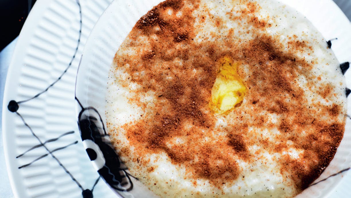 Sådan undgår du brændt risengrød