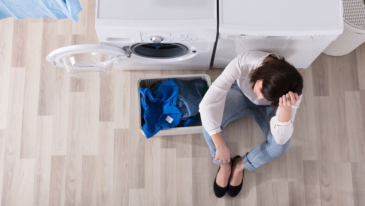 Hvis du ikke vasker tøjet, smører madpakken, pakker feriekufferten, køber ind ...  gør din mand det så?