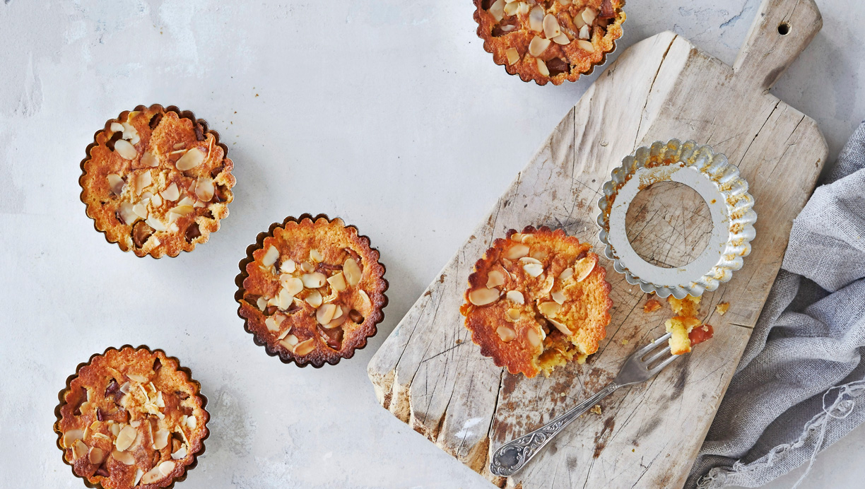 Små mazarinkager med æble