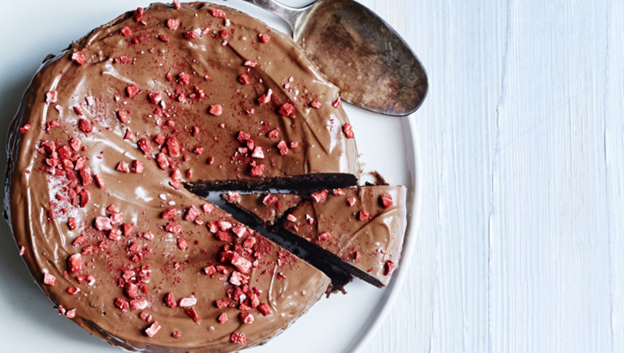 Er der noget bedre end at sætte tænderne i en lækker og saftig chokoladekage?