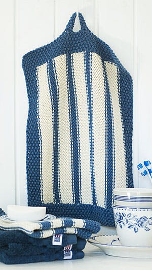 Strikkeopskrift: Blå- og hvidstribede, strikkede håndklæder 