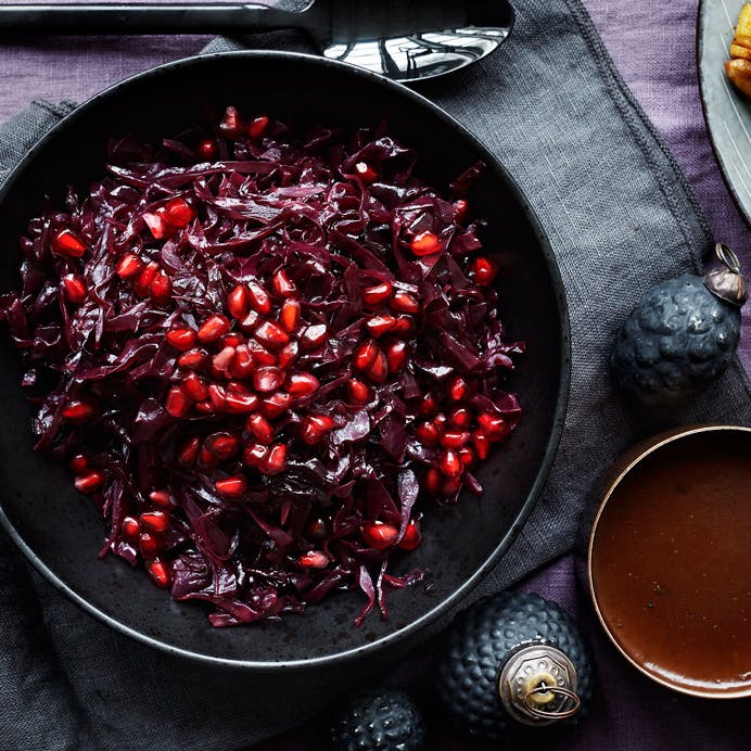 Syltet rødkål med granatæblekerner