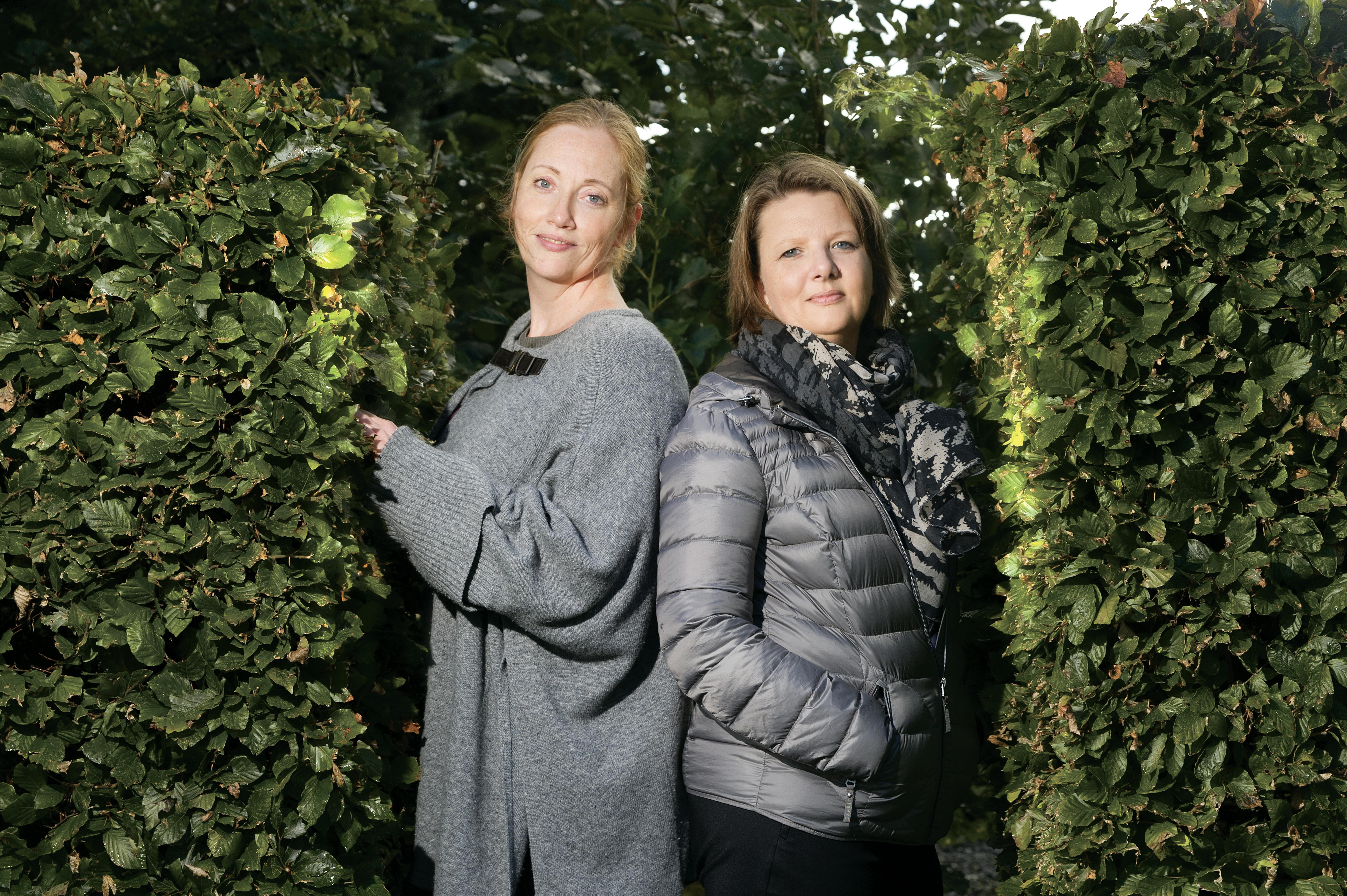 Brystkræft ramte søstre, der står ryg mod ryg