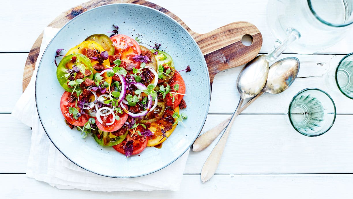 Tomatsalat med chorizoknas