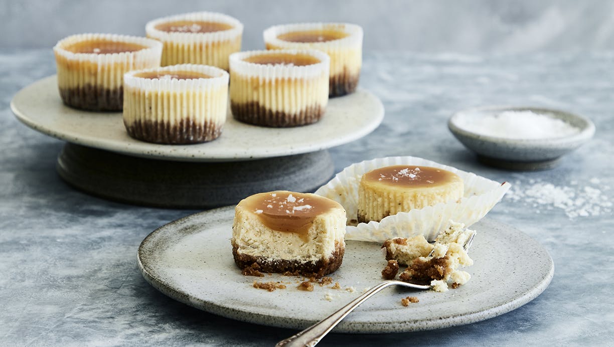 Cheesecake-muffins med karamel