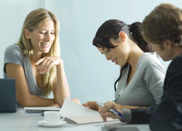 https://imgix.femina.dk/media/b4767f1c5ceb4814ad5d5fc890eb1a19.jpg