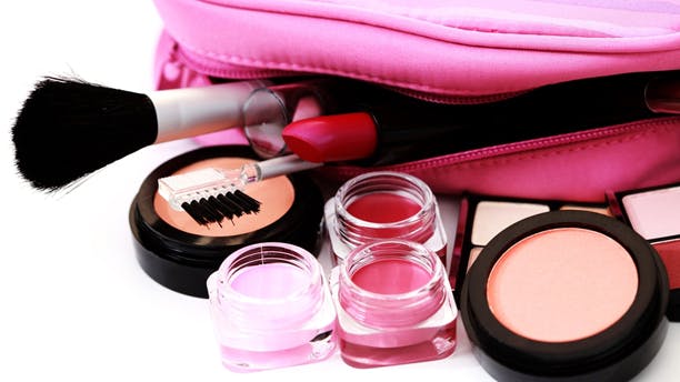 https://imgix.femina.dk/media/billeder/2012/august/beauty-prim.jpg