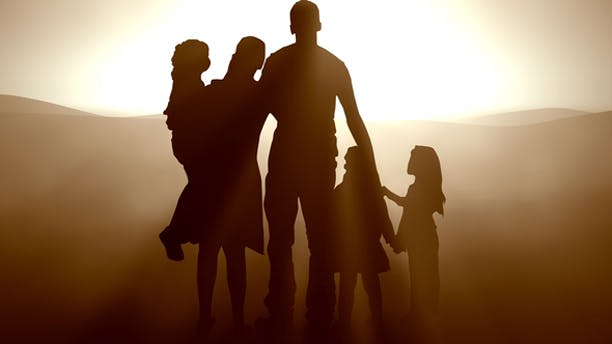 https://imgix.femina.dk/media/billeder/2012/november/familie-prim.jpg