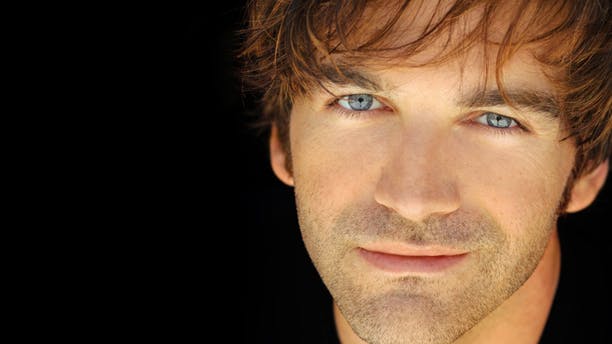 Bare fordi man er i et parforhold, betyder det ikke, at man ikke har sexfantasier om andre. Det viser en ny undersøgelse. Se hér, hvad især mændene tænder på – parforhold eller ej!