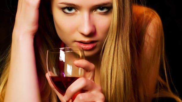 https://imgix.femina.dk/media/billeder/2014/april/alkoholprim.jpg