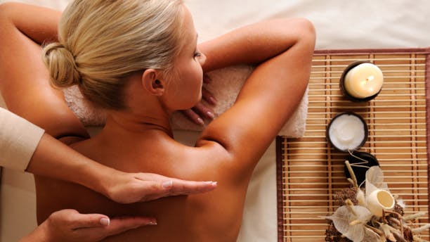 Husker du at give dig tid til dig selv? Sexologen og mandegruppelederen afslører her hvad du får ud af at sætte dig selv i centrum og vi kan godt afsløre at en af tingene er større sexlyst.