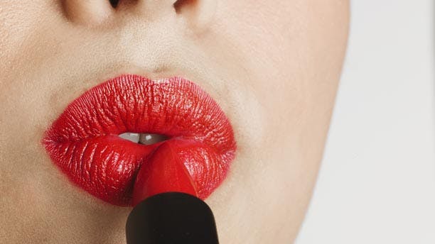https://imgix.femina.dk/media/e70e48fa561d492f93e80a50dc24d548.jpg