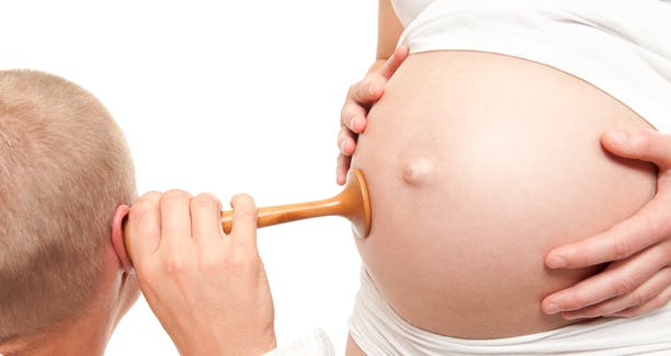 https://imgix.femina.dk/media/sondag/2012/07/27/hvor-laenge-kan-man-blive-gravid/gravid-stor.jpg