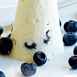 Opskrift på hjemmelavet is med blåbær