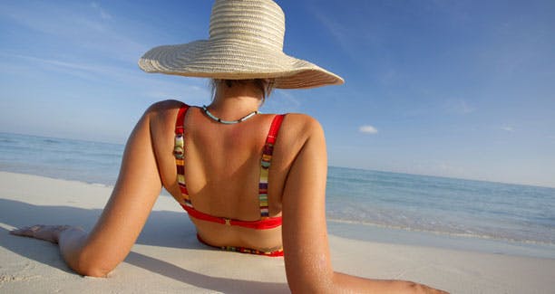 https://imgix.femina.dk/media/sondag/2013/04/17/bliv-brun-uden-beskyttelse/bliv-brun612x325.jpg