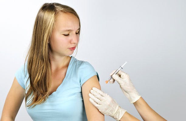 https://imgix.femina.dk/media/sondag/2013/10/41/hpv-vaccine/hpv-vaccine-prim.jpg