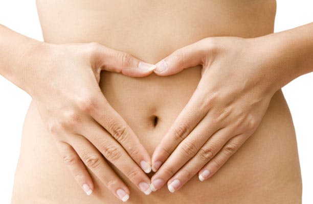 https://imgix.femina.dk/media/sondag/2013/10/41/saadan-faar-du-en-flad-mave/saadan-faar-du-en-flad-mave-prim.jpg