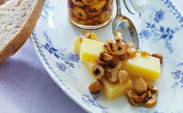 Vesterhavsost med nødder og sirup