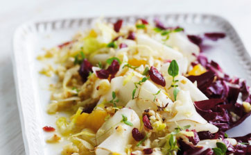 Radicchiosalat med jordskokker, nødder og appelsin