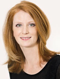 https://imgix.femina.dk/media/websites/femina-dot-dk/website/mode/makeover/2012/07/1230-ny-kvinde-louise/1230-ny-kvinde-copy.jpg
