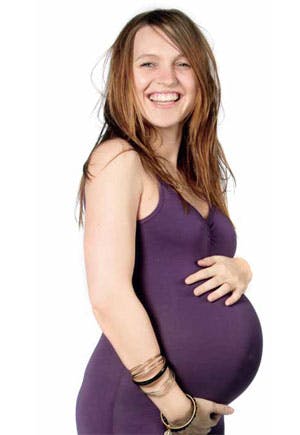 https://imgix.femina.dk/media/websites/mama-dot-dk/website/gravid/foedsel/kaempebaby-artikel.jpg