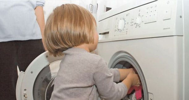 https://imgix.femina.dk/media/websites/mama/boernefamillie/2015/februar/vaskemaskine612.jpg