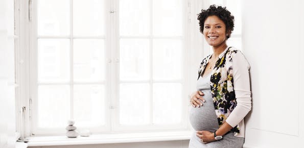https://imgix.femina.dk/media/websites/mama/moed-en-mor/rikke-prim.jpg