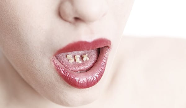 Kan man spise sig til bedre sex? Forskellige undersøgelser viser at det kan man rent faktisk. Her får du 6 forskellige fødevarer der booster dit sexliv og din krop.