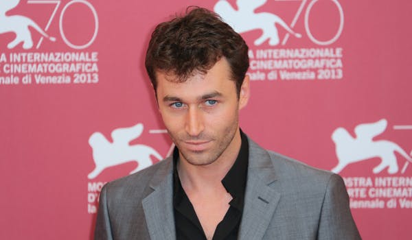 https://imgix.femina.dk/media/websites/qmag-dot-dk/website/egangsbilleder-2013/september/2013-40-james-deen-p.jpg