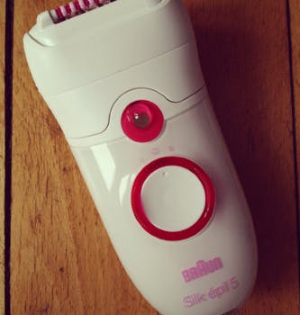 https://imgix.femina.dk/media/websites/qmag-dot-dk/website/engangsbilleder-2012/december/2012-50-epilator-p.jpg