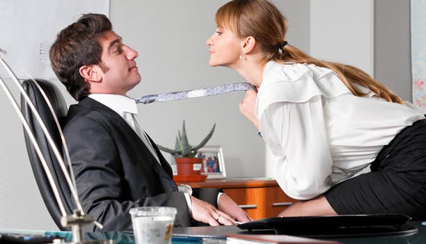 https://imgix.femina.dk/media/websites/qmag-dot-dk/website/engangsbilleder-2014/april/knaldetiljobprim.jpg