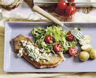 https://imgix.femina.dk/media/websites/qmag-dot-dk/website/slank/mad/2009-04-skinkeschnitzel-feta-kopi.jpg