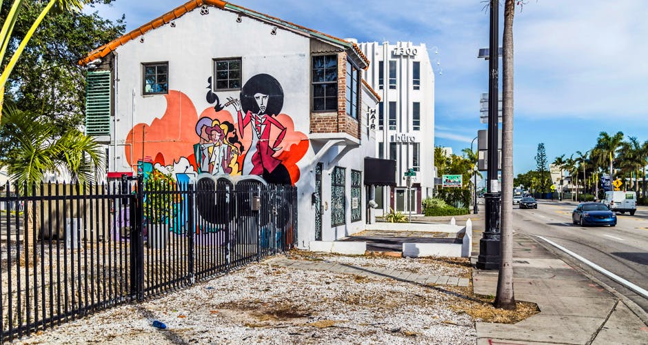 https://imgix.femina.dk/miami-9-upper-east-side.jpg