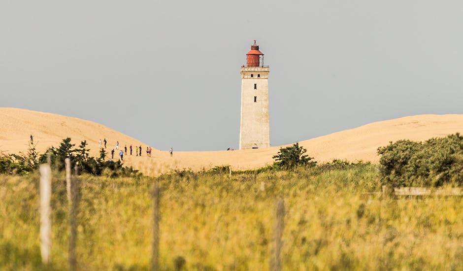 https://imgix.femina.dk/oplevelser-6-rubjerg-knude-fyr-langt-vaek-nordjylland-foto-mikkel-baekg.jpg