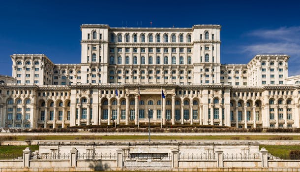 Parlamentspaladset i Bukarest er verdens næststørste bygning.