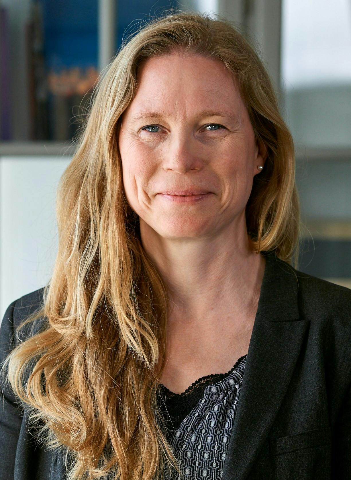 https://imgix.femina.dk/portraet_birgitte_maj_19_-_beskaaret.jpg