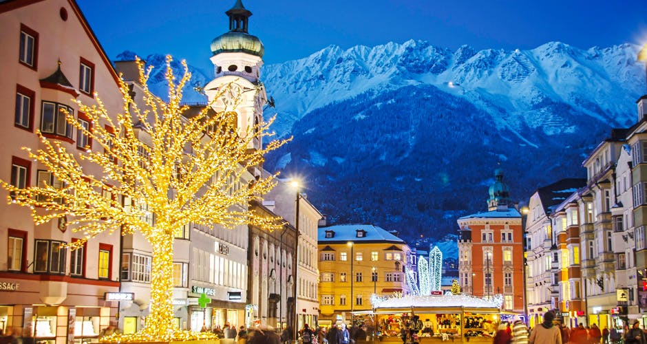 https://imgix.femina.dk/rejse-innsbruck-1-julemarked-maria-theresien-strasse.jpg