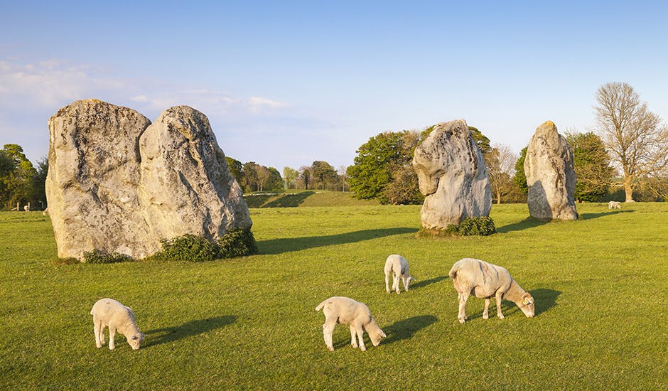 https://imgix.femina.dk/spirituelle-rejser-avebury.jpg