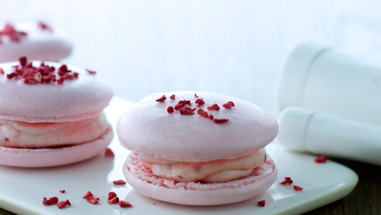 Macarons med hindbær-creme