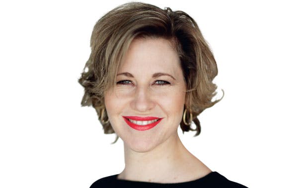 https://imgix.femina.dk/storage_1/media/1324-emilie-van-hauen.jpg