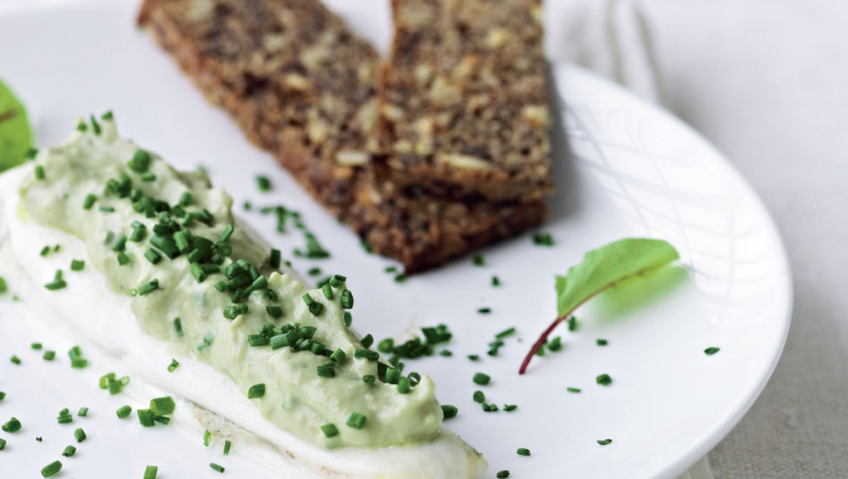 Rødspætte med avocado-purløgs-creme