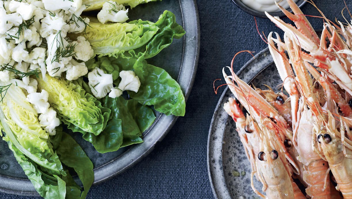 Jomfruhummer med sprød blomkålssalat og aioli