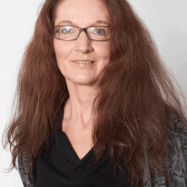 Makeover Sort Makeover: Fra sort til lyst og feminint | femina.dk