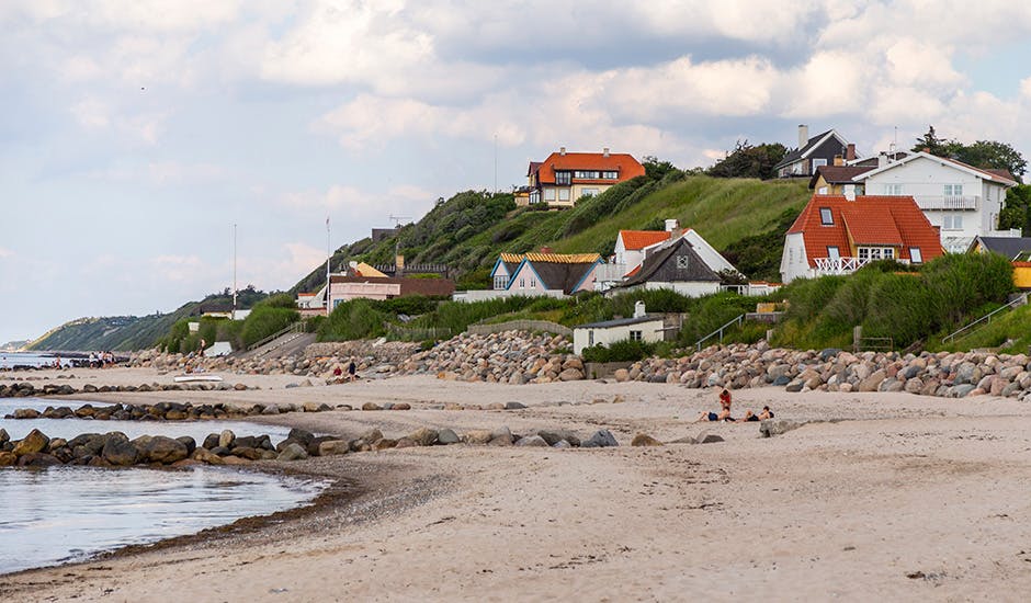 https://imgix.femina.dk/tisvildeleje-5-stranden-tisvildeleje-fotos-mikkel-baekgaard.jpg