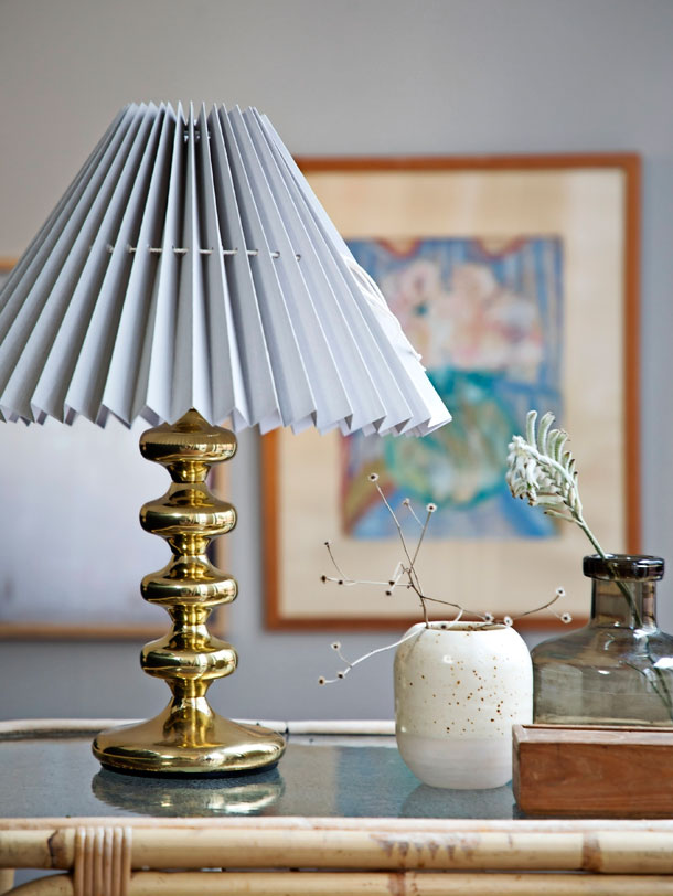 https://imgix.femina.dk/vintage-lampe.jpg